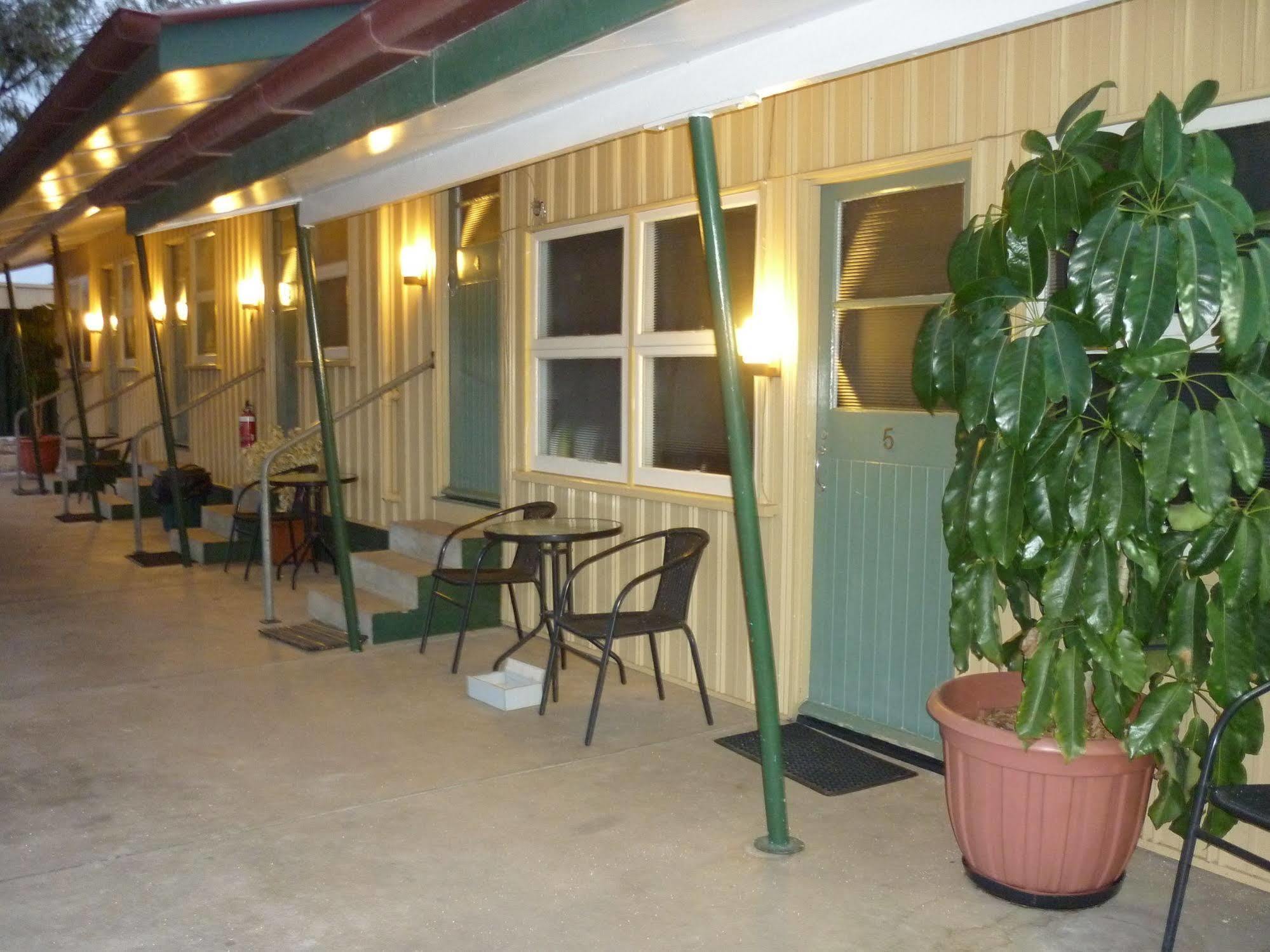 Motel Roma Aussie Tourist Park Exterior foto